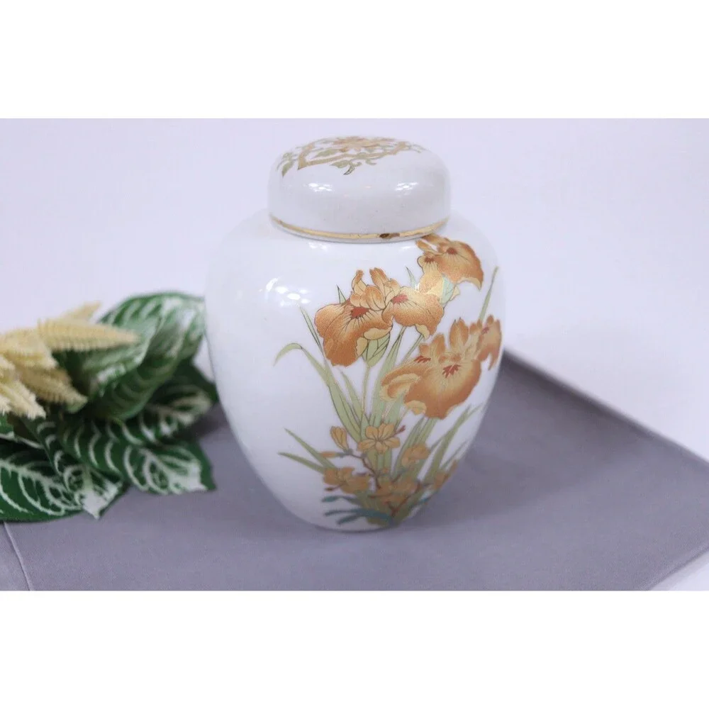 Vintage Porcelain Japanese Ginger Jar Deep Ivory Floral Kingfisher Design 6”